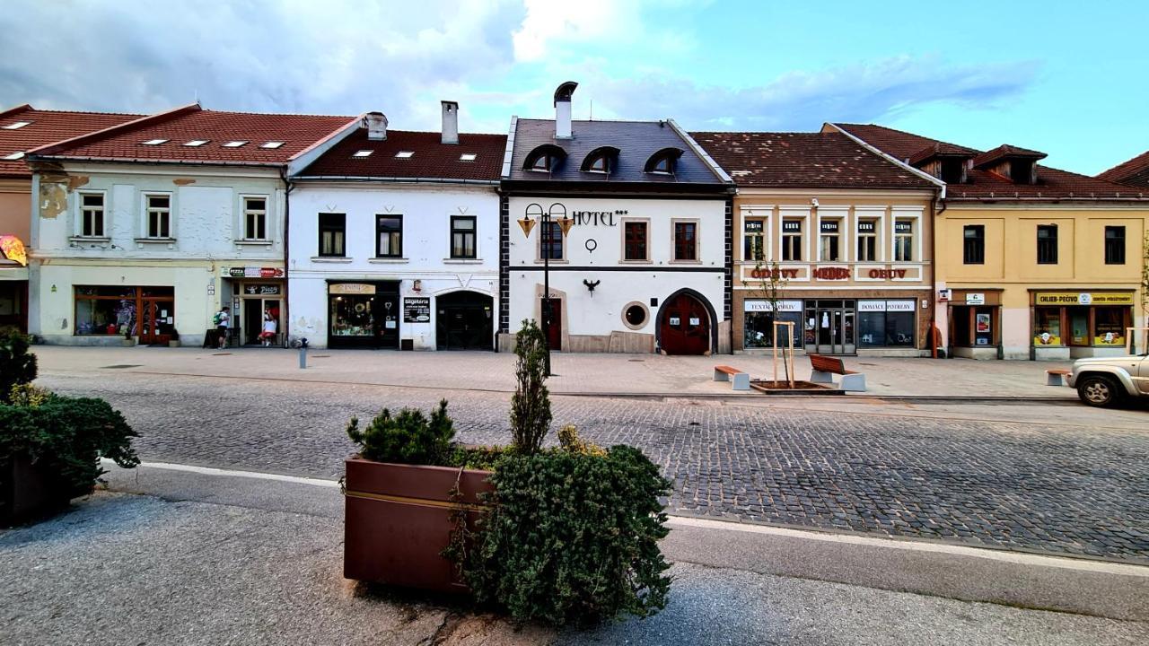 Hotel Cierny Orol Roznava Exterior photo
