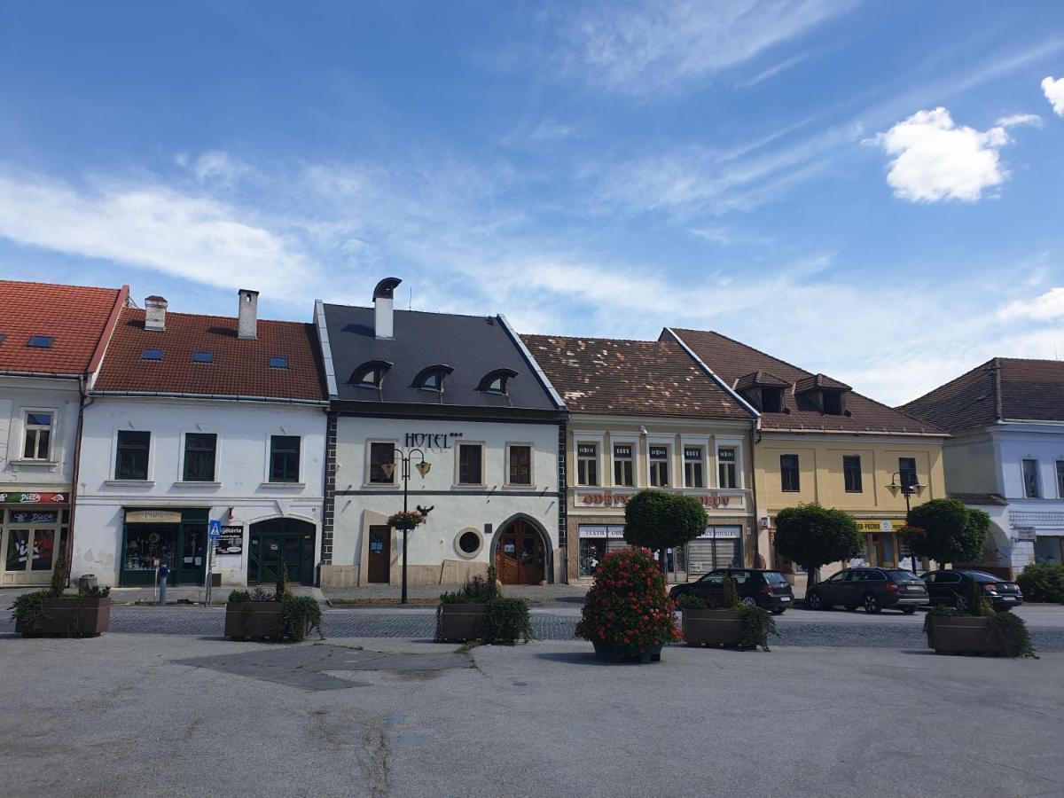 Hotel Cierny Orol Roznava Exterior photo