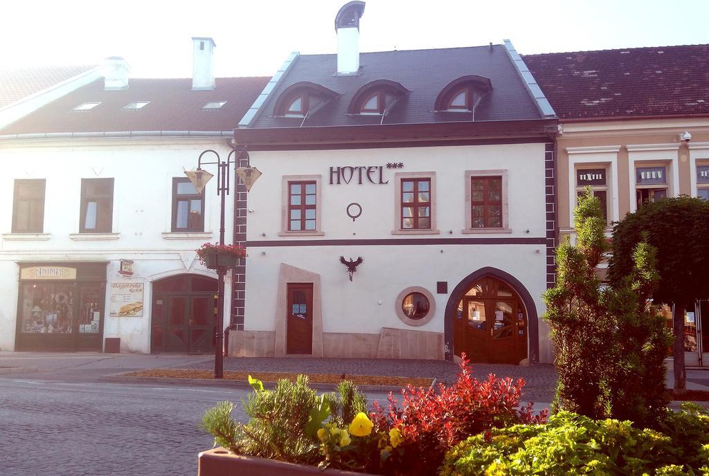 Hotel Cierny Orol Roznava Exterior photo
